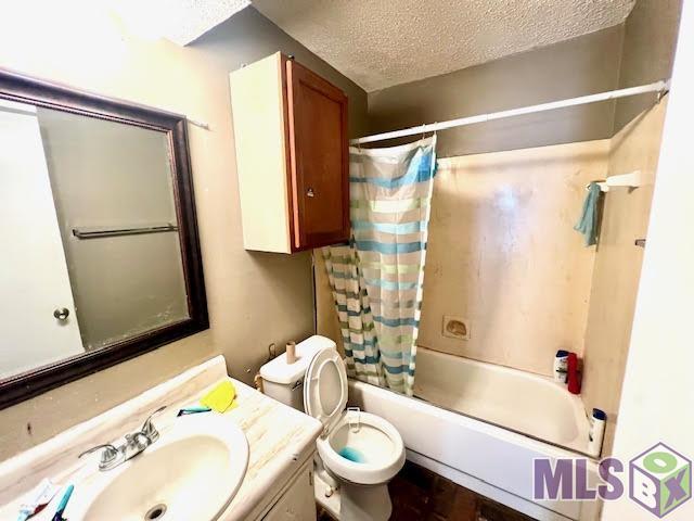 13760 Chalmette Avenue Baton Rouge, LA 70810 - Photo 8 of 17 Bathroom