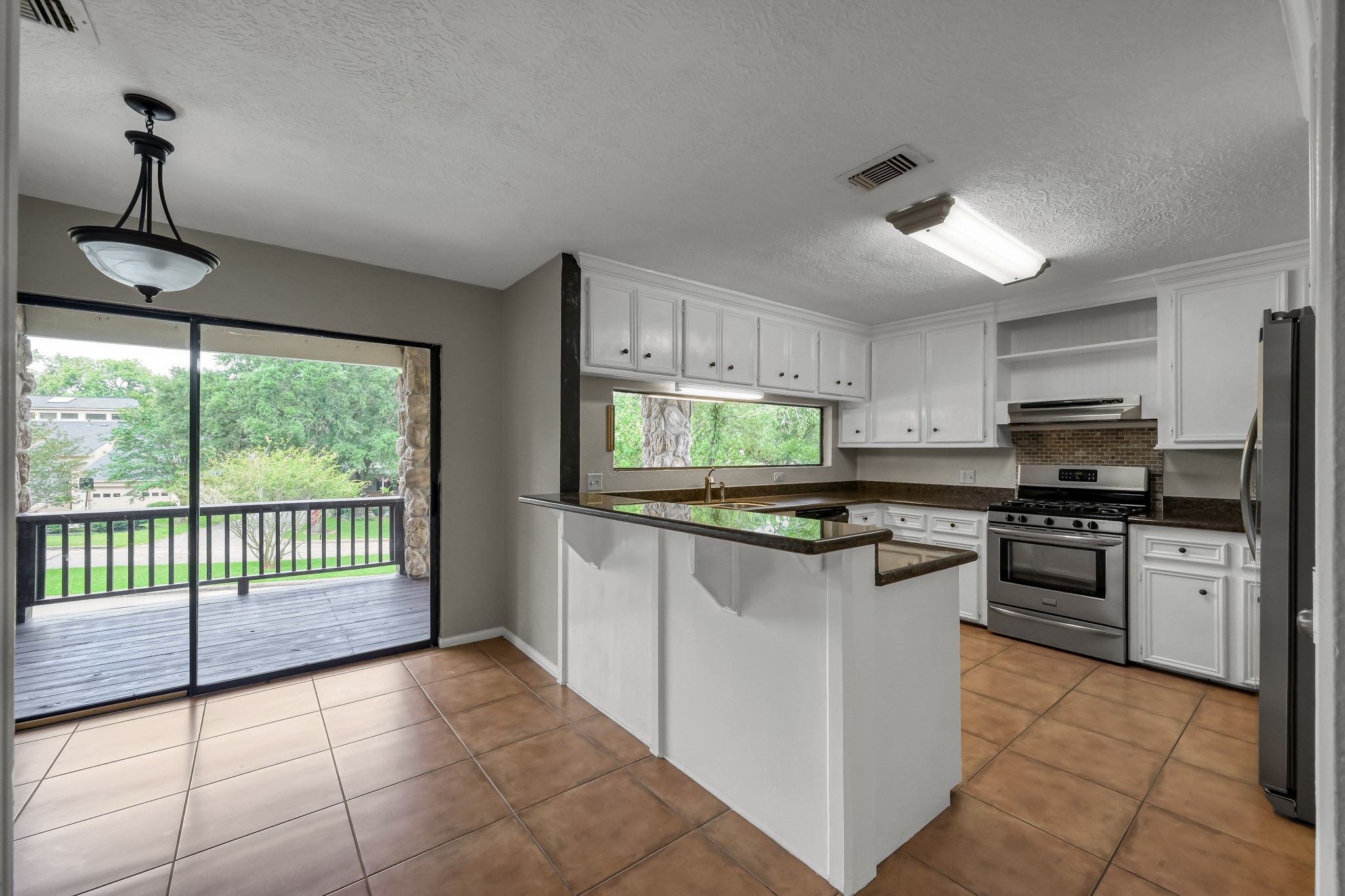 4 Waters Edge Street Conroe, TX 77356 - Photo 14 of 19