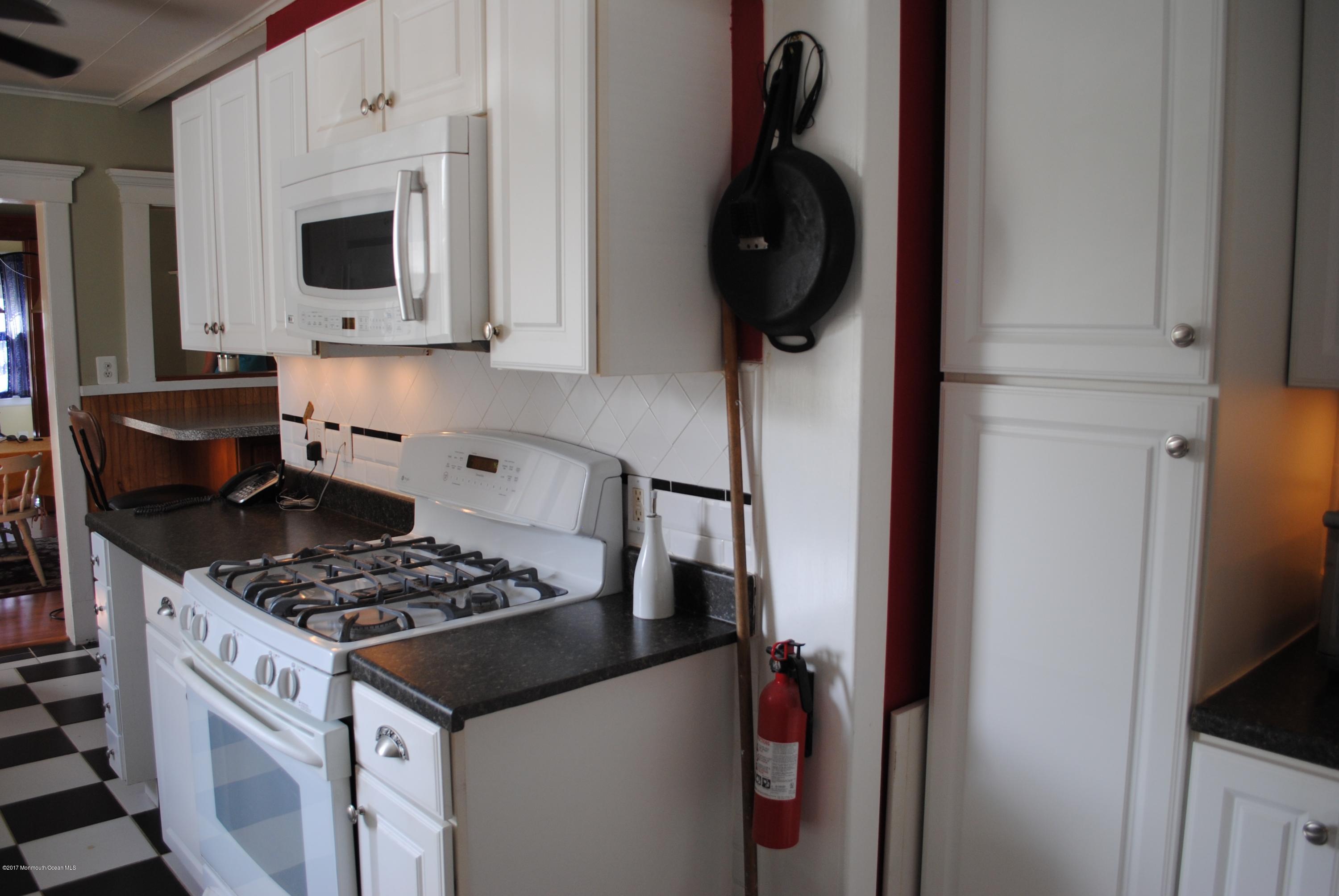 44 West George Street Freehold, NJ 07728 - Photo 14 of 43 DSC_0272