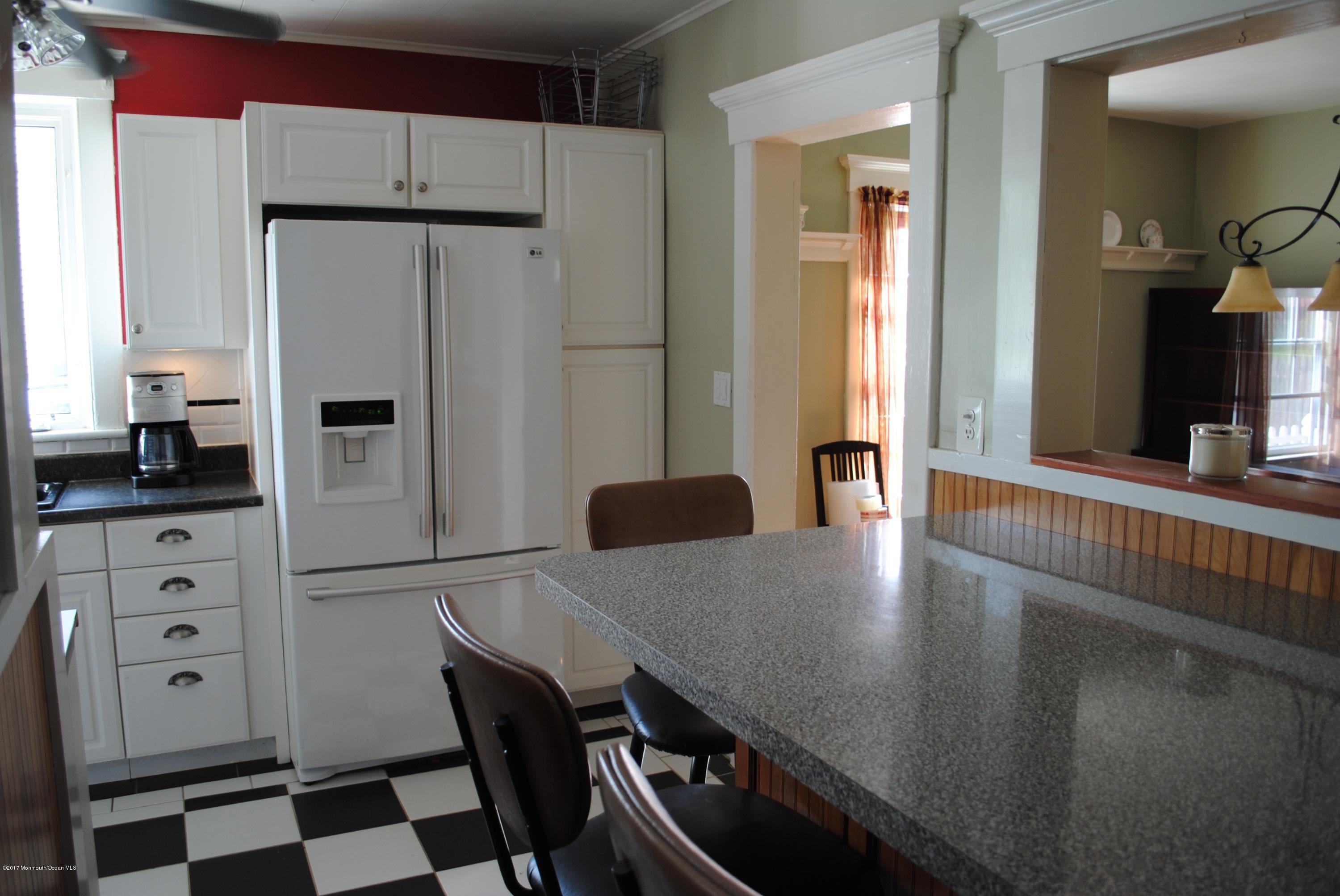 44 West George Street Freehold, NJ 07728 - Photo 19 of 43 DSC_0275