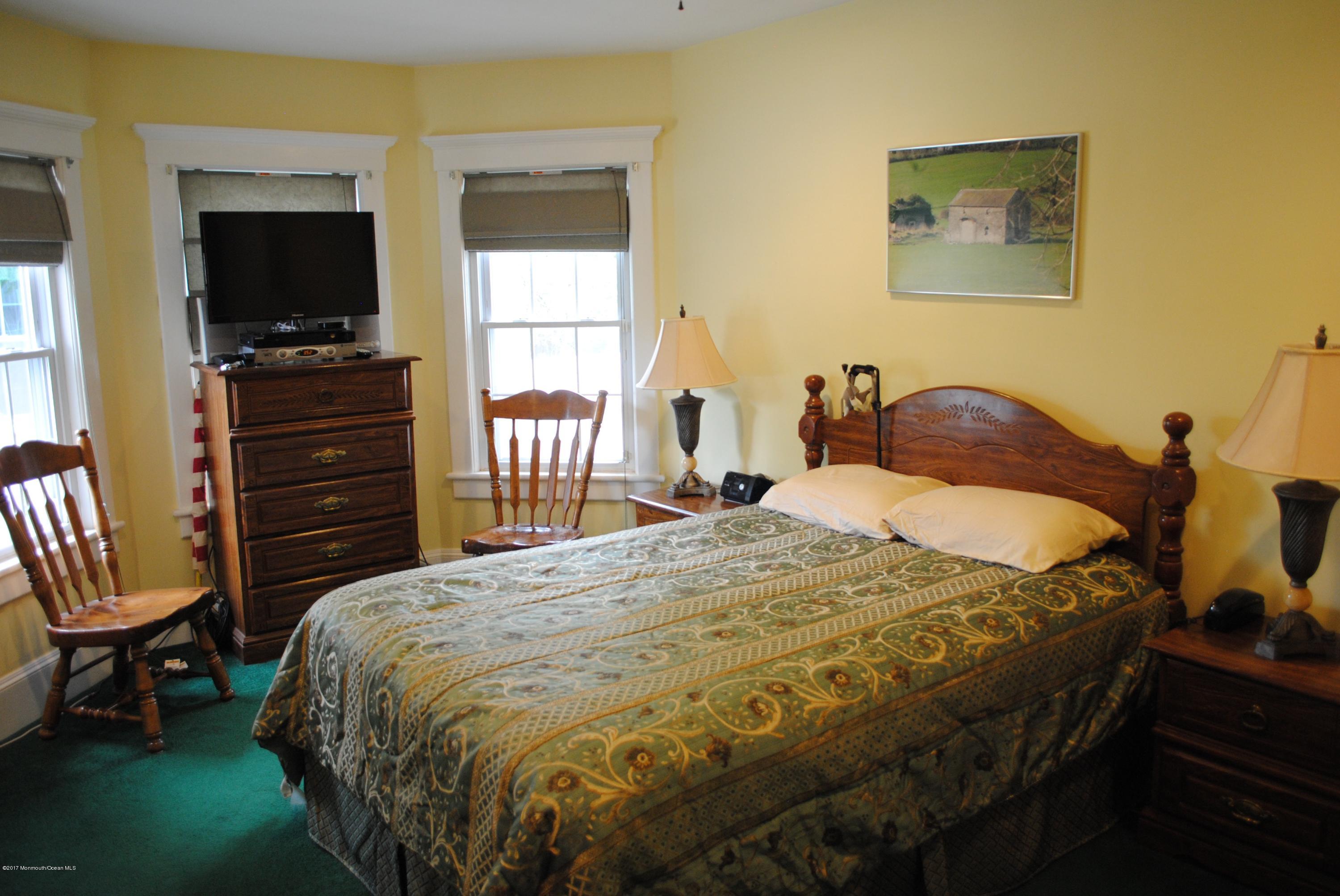 44 West George Street Freehold, NJ 07728 - Photo 23 of 43 DSC_0283