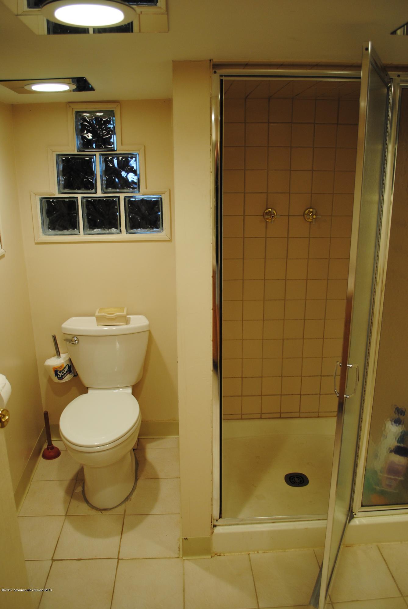 44 West George Street Freehold, NJ 07728 - Photo 32 of 43 DSC_0264