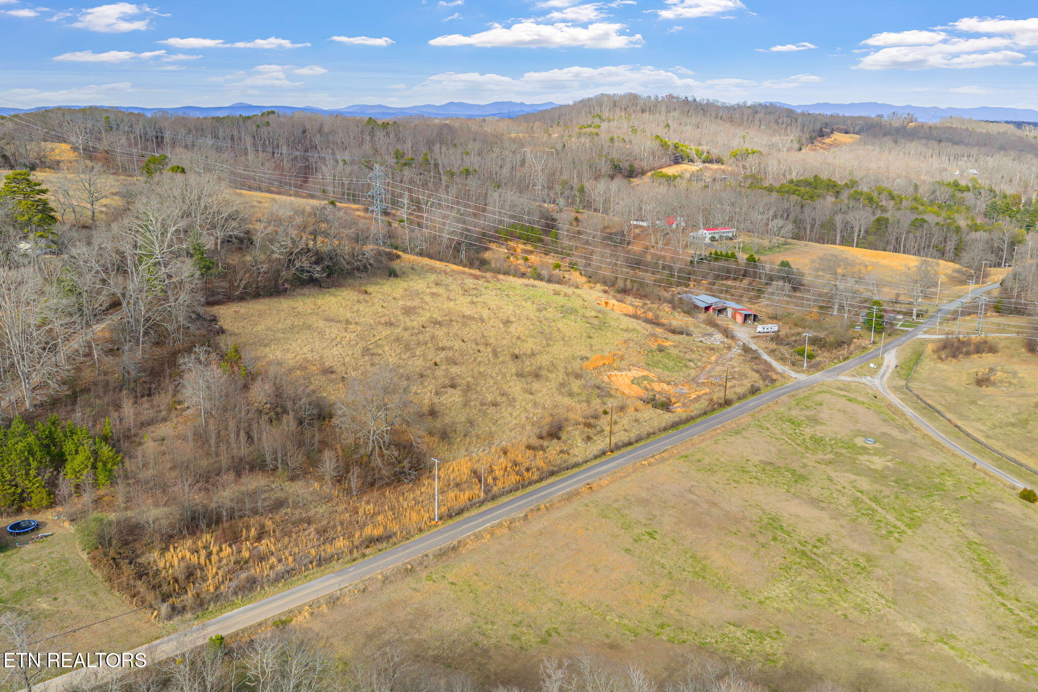 662 Buck Creek Road Kingston, TN 37763 - Photo 4 of 16 7-web-or-mls-662 Buck Creek Road-7