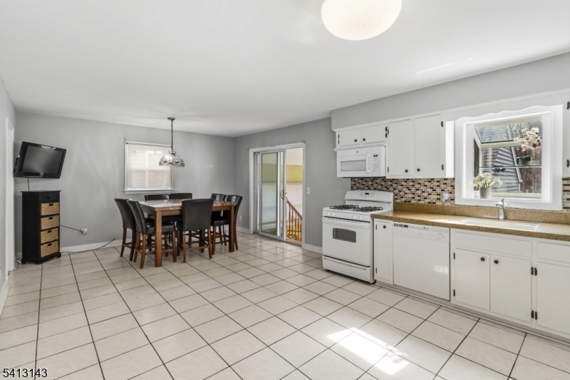 34 Sand Hill Road Morristown, NJ 07960 - Photo 7 of 25
