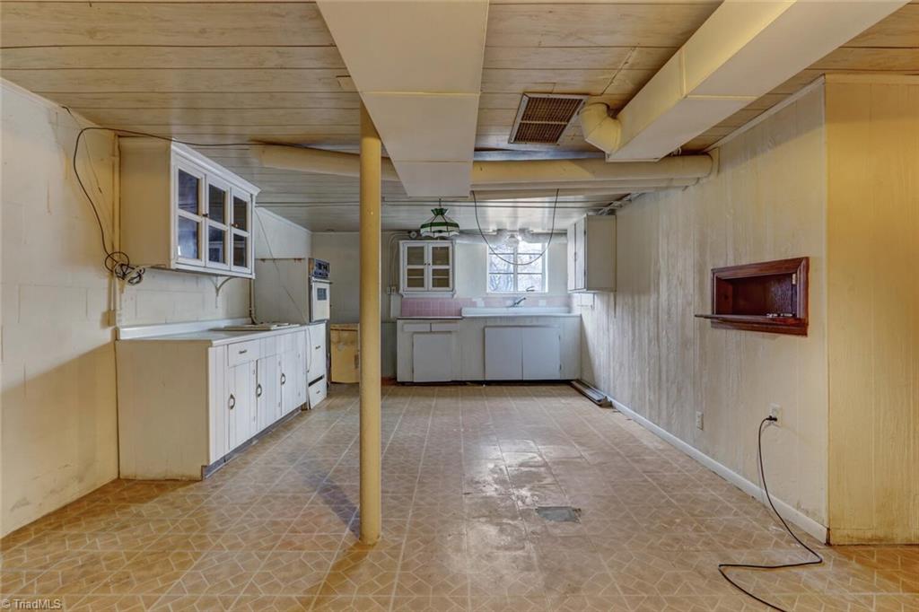 986 Grooms Road Reidsville, NC 27320 - Photo 14 of 22 Gallery Image 14