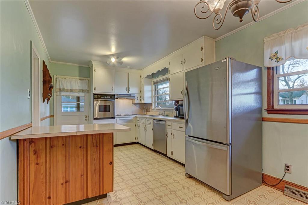 986 Grooms Road Reidsville, NC 27320 - Photo 5 of 22 Gallery Image 5