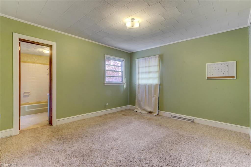 986 Grooms Road Reidsville, NC 27320 - Photo 7 of 22 Gallery Image 7