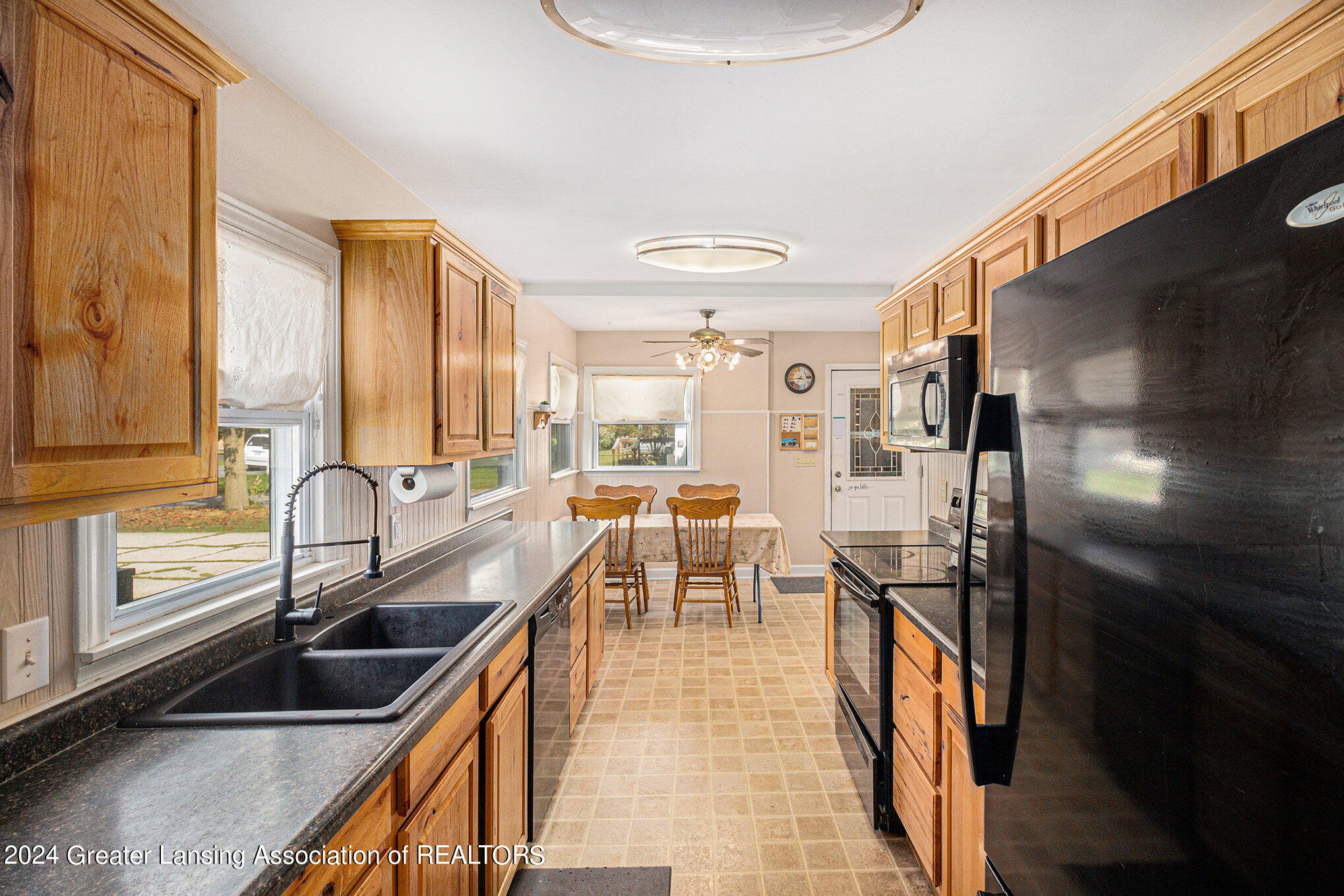 1378 Valley View Road Lansing, MI 48906 - Photo 7 of 26 Kitchen