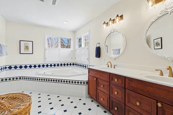 $1,195,000 | 4800 Gullane Drive, Ann Arbor, MI 48103