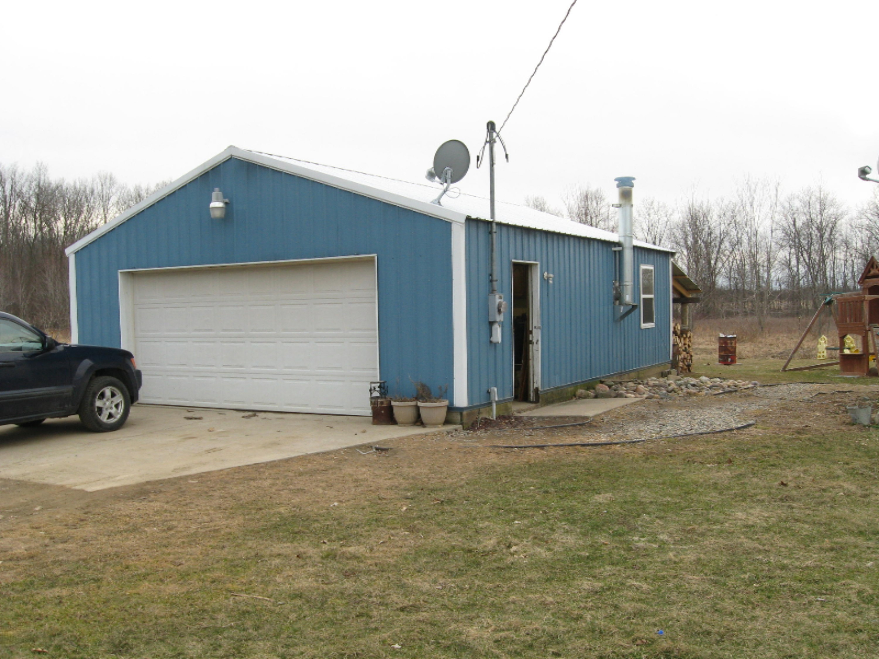1184 Burbank Road Quincy, MI 49082 - Photo 2 of 22 1184 Burbank Rd Quincy 019.JPG