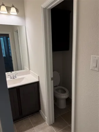 $2,200 | 411 Saddle Lane, Denton, TX 76209