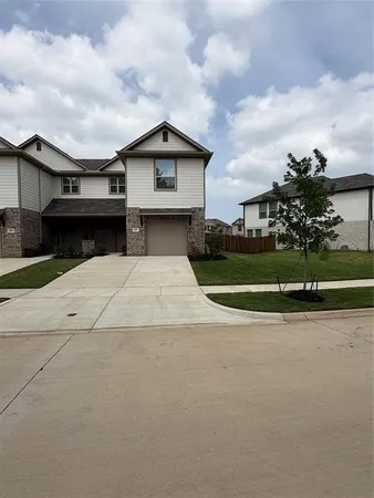 $2,200 | 411 Saddle Lane, Denton, TX 76209