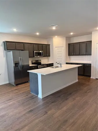 $2,200 | 411 Saddle Lane, Denton, TX 76209