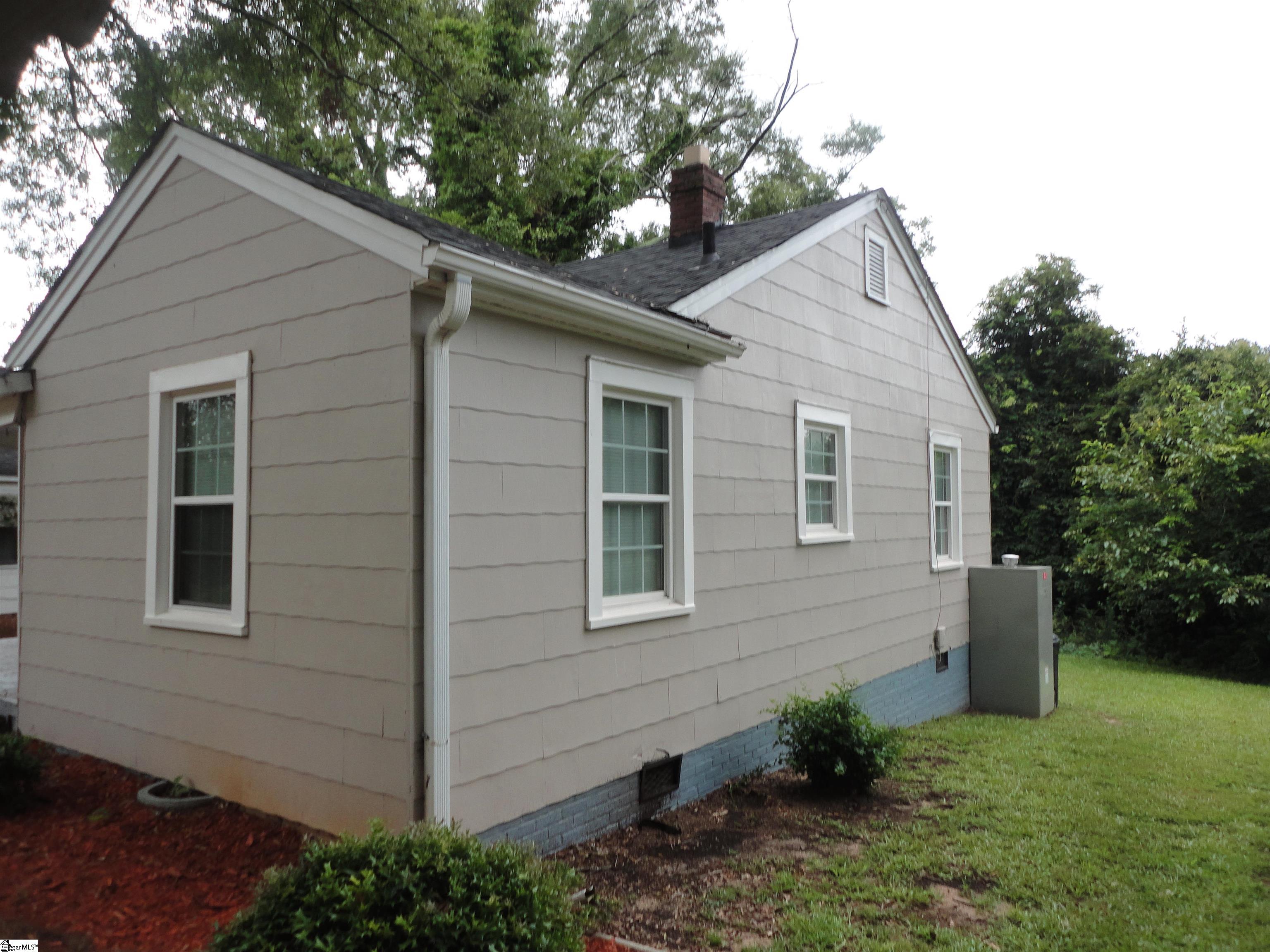 206 Sumter Street Anderson, SC 29621 - Photo 3 of 12