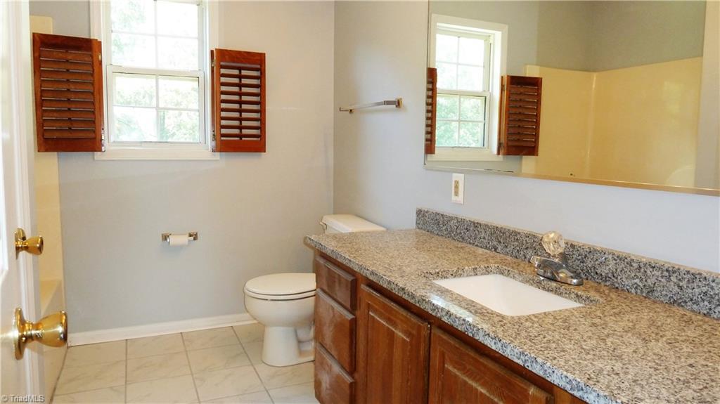 5054 Cobblestone Road Winston-Salem, NC 27106 - Photo 23 of 30 Hall Bath