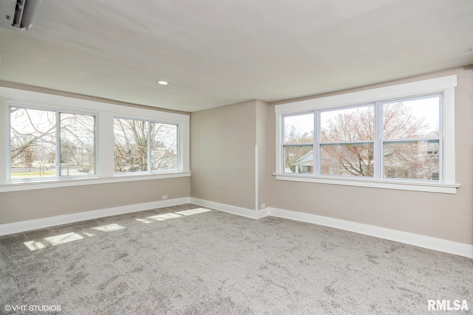 418 4th Street Illiopolis, IL 62539 - Photo 12 of 15