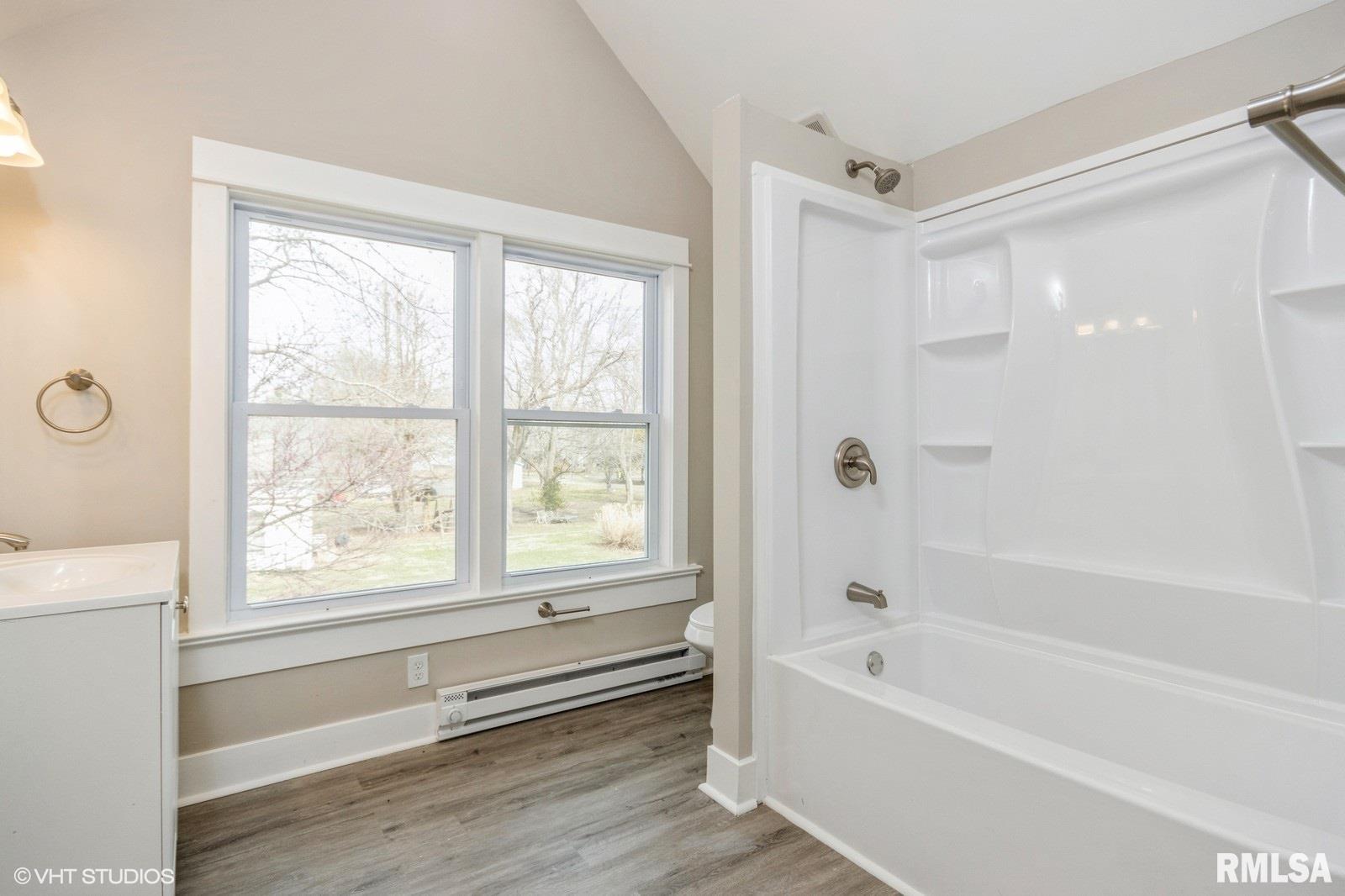 418 4th Street Illiopolis, IL 62539 - Photo 14 of 15