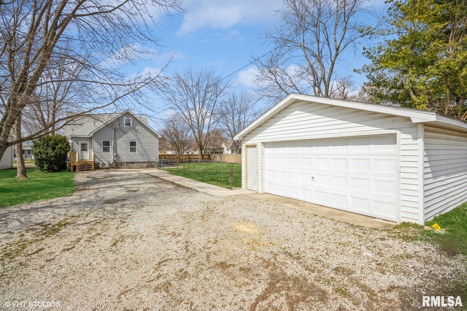 418 4th Street Illiopolis, IL 62539 - Photo 15 of 15