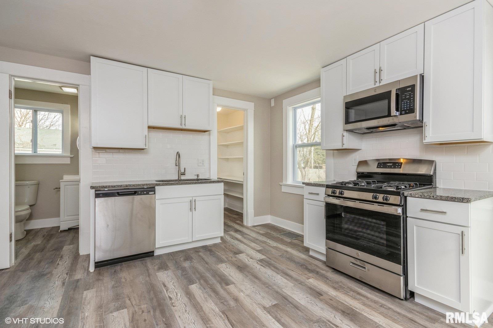 418 4th Street Illiopolis, IL 62539 - Photo 5 of 15