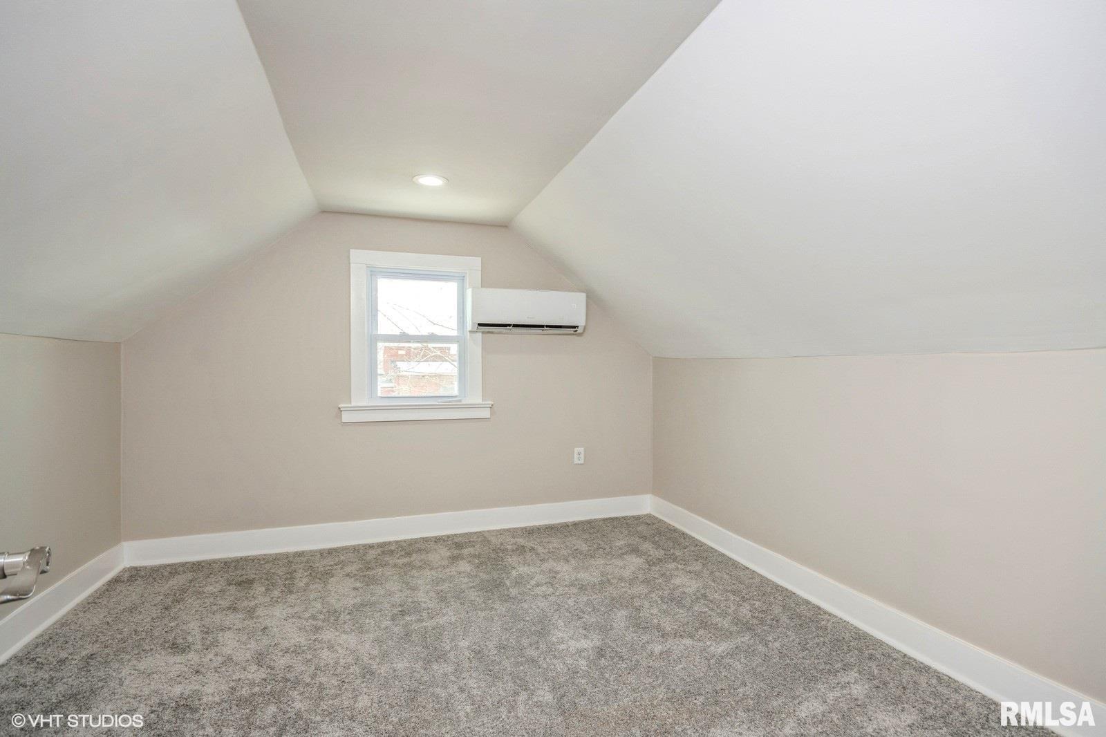 418 4th Street Illiopolis, IL 62539 - Photo 10 of 15