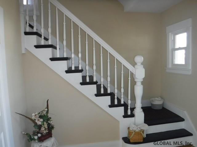 241 Vley Road Scotia, NY 12302 - Photo 3 of 24 Photo 3