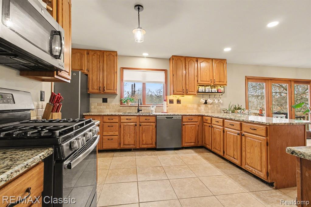 9800 Moon Road Saline, MI 48176 - Photo 7 of 38