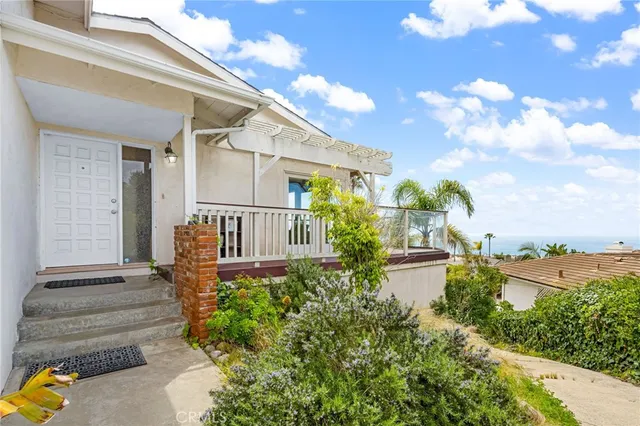 $7,995 | 5661 Ladybird Lane, La Jolla, CA 92037