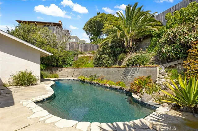 $7,995 | 5661 Ladybird Lane, La Jolla, CA 92037