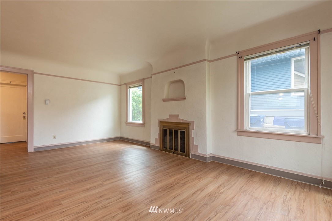 329 North 76th Street Seattle, WA 98103 - Photo 2 of 38