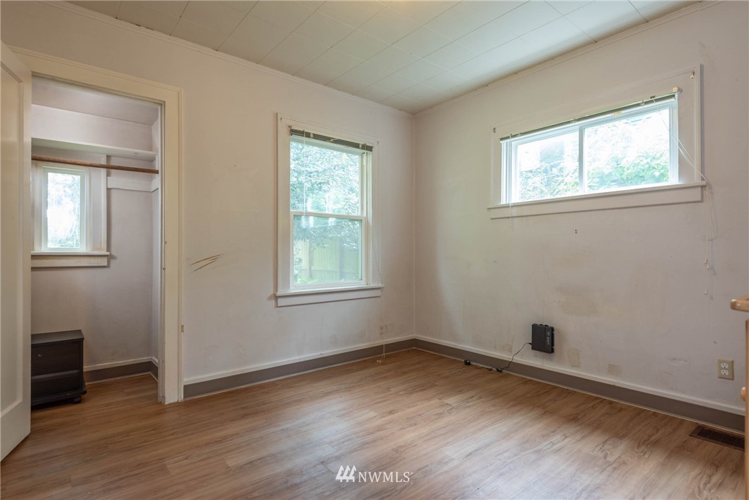 329 North 76th Street Seattle, WA 98103 - Photo 15 of 38