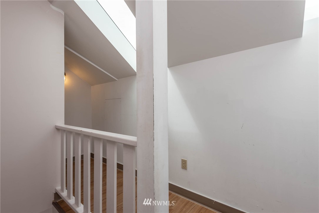 329 North 76th Street Seattle, WA 98103 - Photo 17 of 38