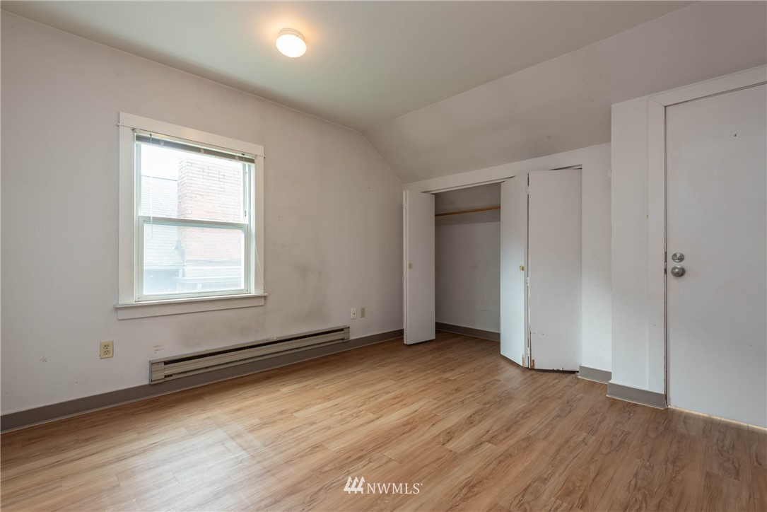 329 North 76th Street Seattle, WA 98103 - Photo 18 of 38