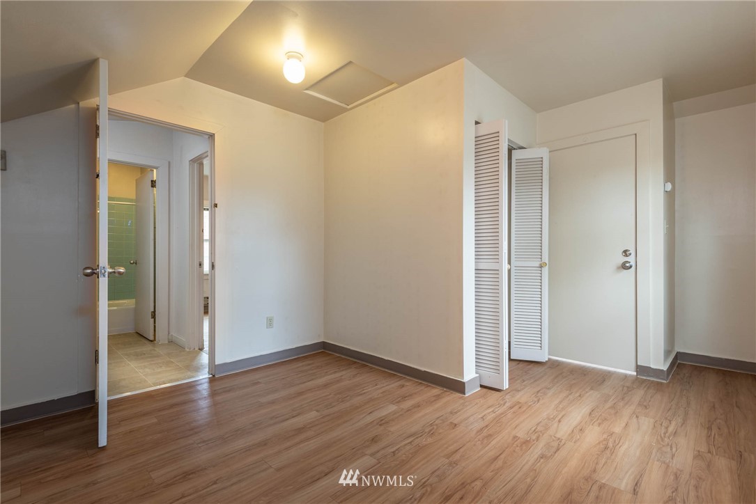 329 North 76th Street Seattle, WA 98103 - Photo 22 of 38