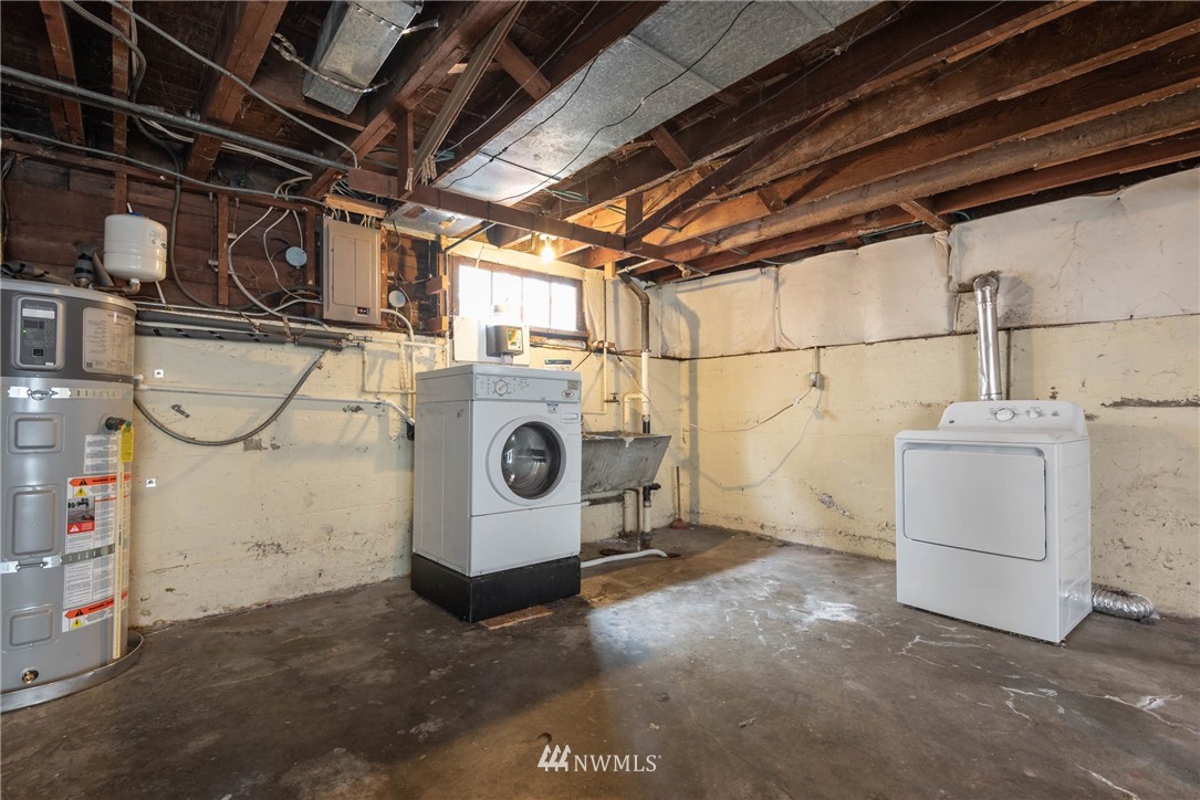 329 North 76th Street Seattle, WA 98103 - Photo 23 of 38