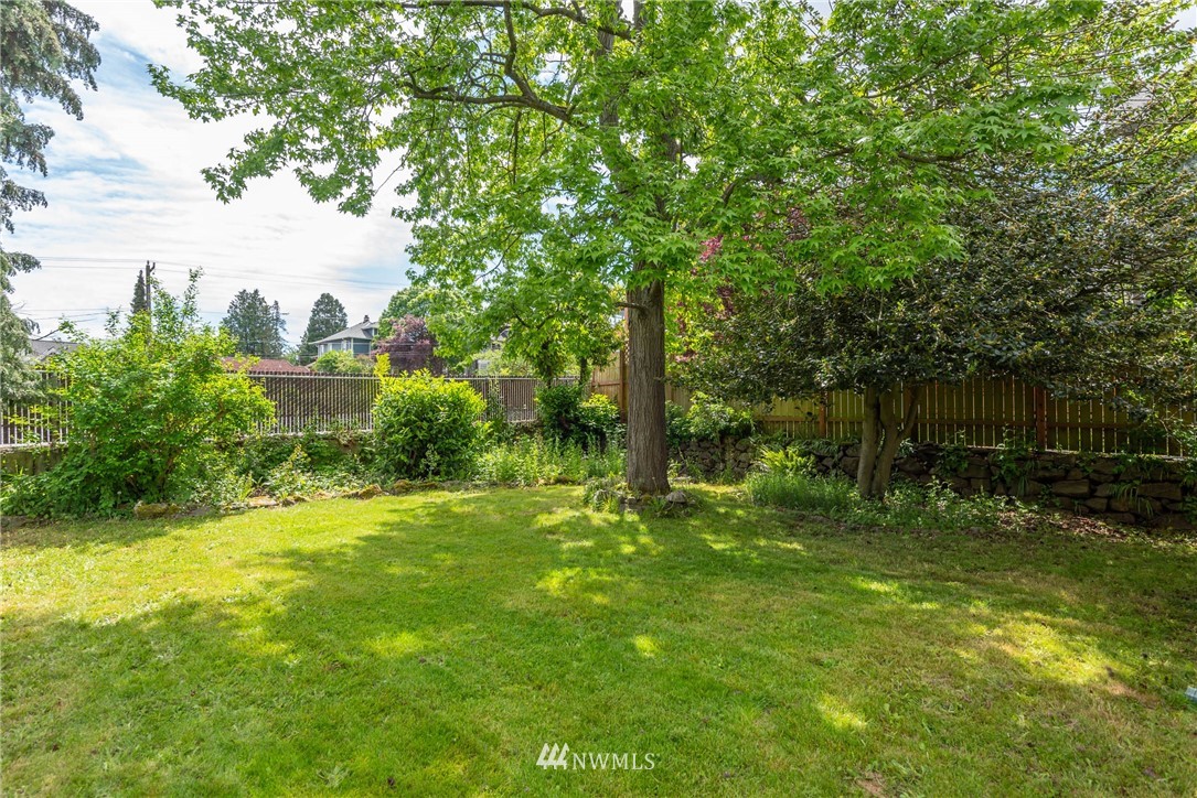 329 North 76th Street Seattle, WA 98103 - Photo 28 of 38