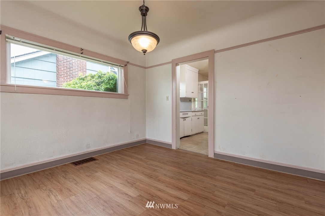 329 North 76th Street Seattle, WA 98103 - Photo 8 of 38