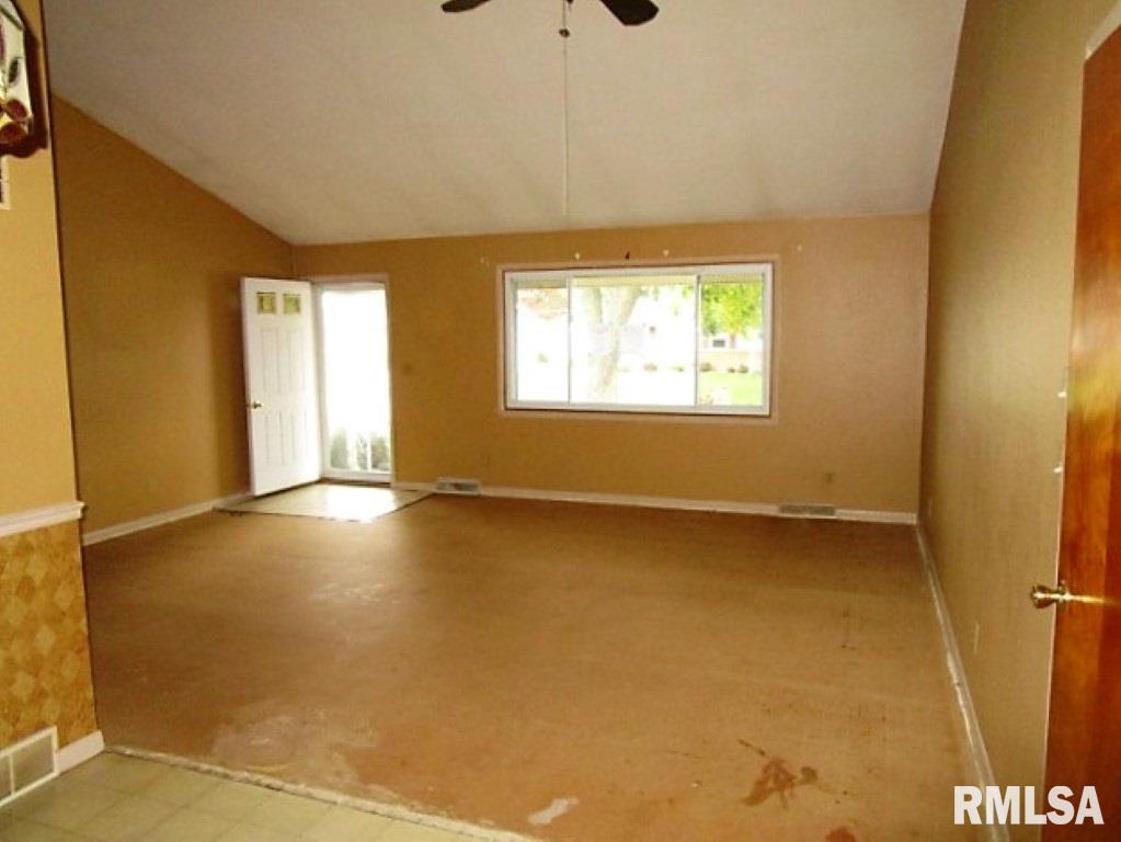 304 West Michigan Avenue Metamora, IL 61548 - Photo 5 of 18