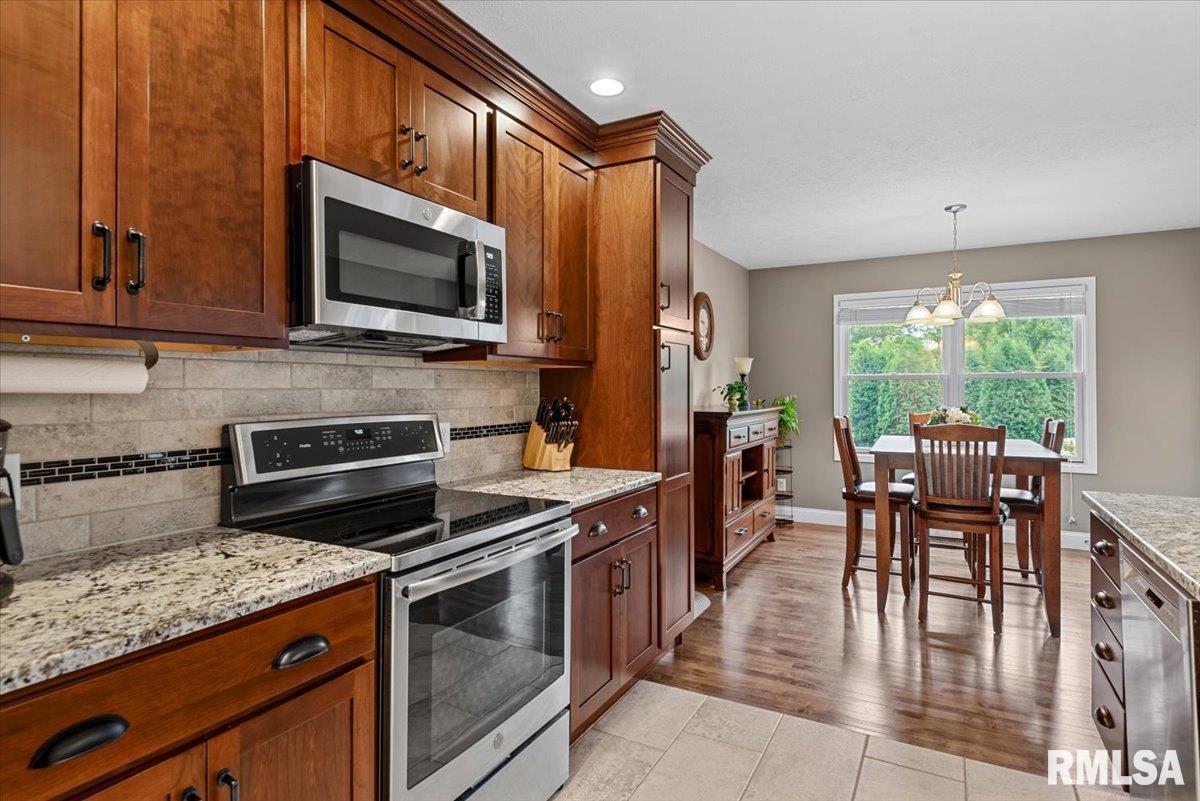 2706 Buckskin Trail Springfield, IL 62711 - Photo 12 of 47 Gallery Image 12