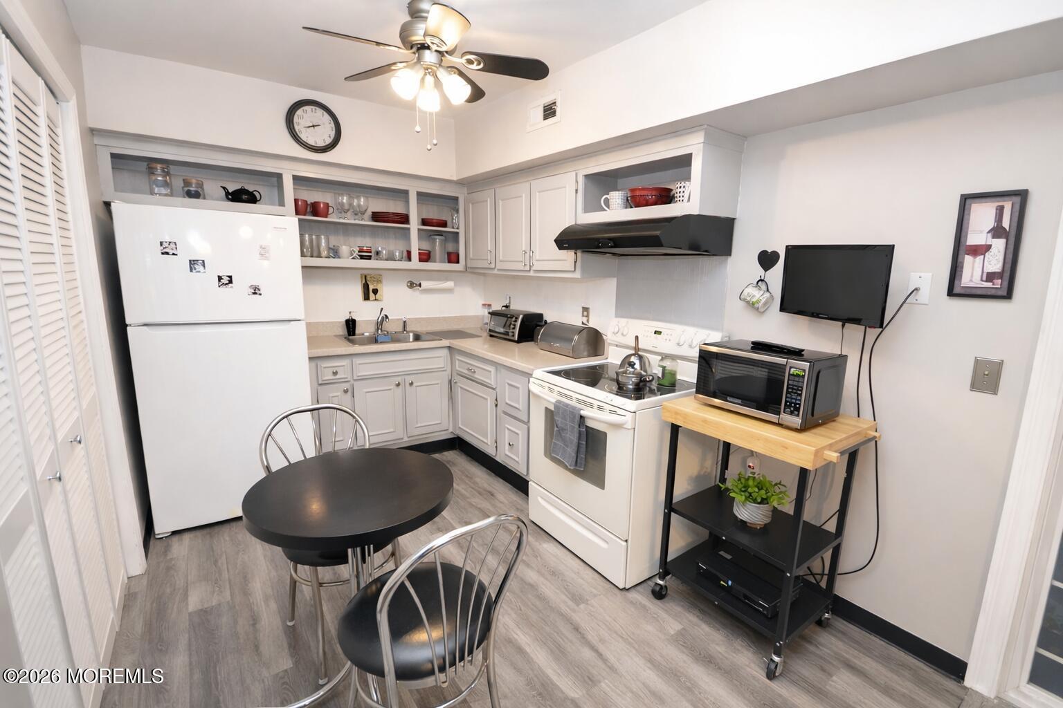 1 D Alabama Court Matawan, NJ 07747 - Photo 1 of 16 1 Kitchen