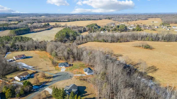 $294,900 | 682 Cornfield Lane, Appomattox, VA 24522