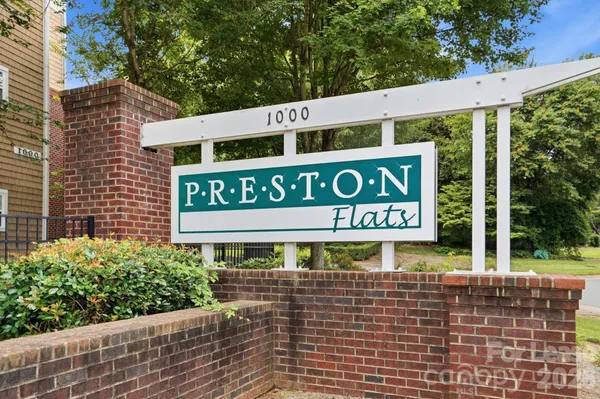 $1,795 | 1000 East Woodlawn Road, Unit 216, Charlotte, NC 28209