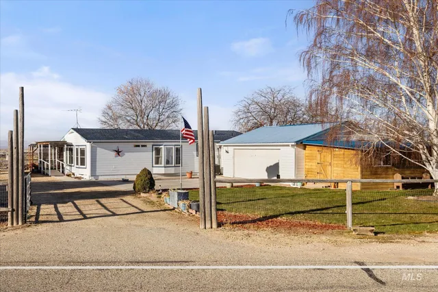 $399,500 | 19095 South Pleasant Valley Road, Kuna, ID 83634