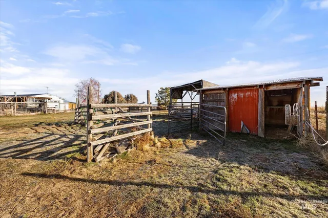 $399,500 | 19095 South Pleasant Valley Road, Kuna, ID 83634