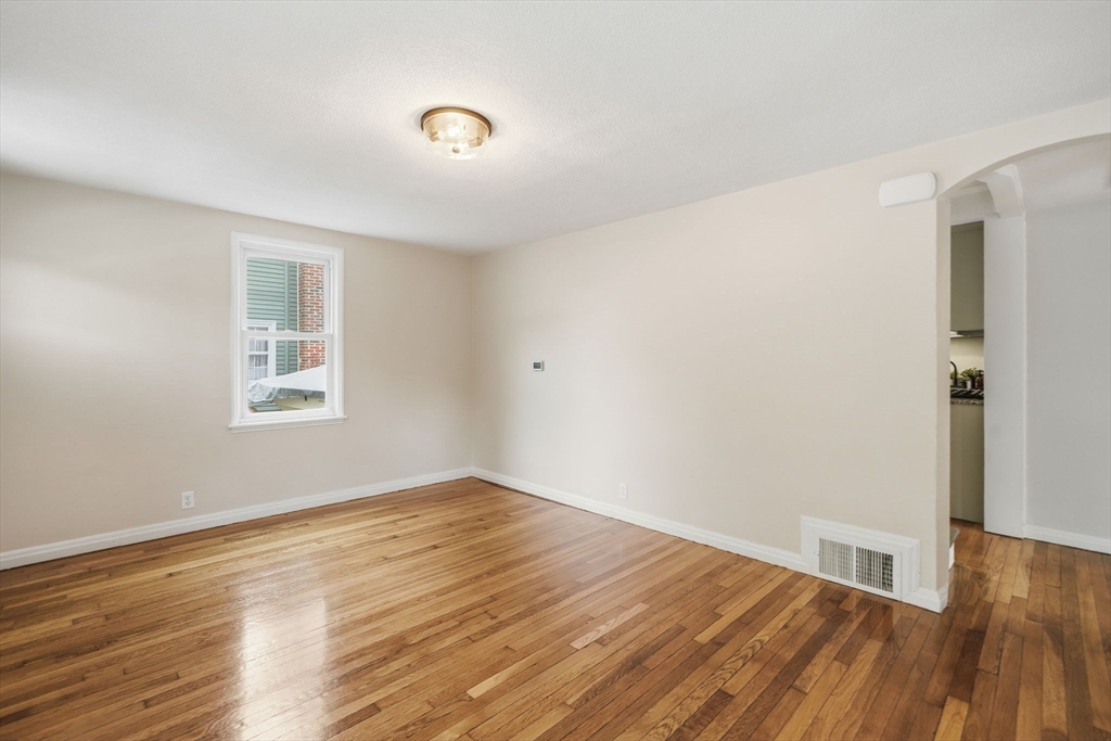 23 Gilman Street Springfield, MA 01118 - Photo 28 of 41