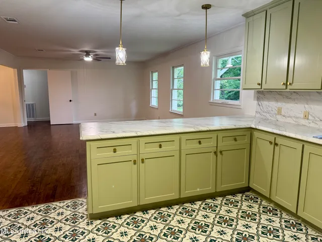 $204,000 | 204 Hurricane Road, Natchez, MS 39120