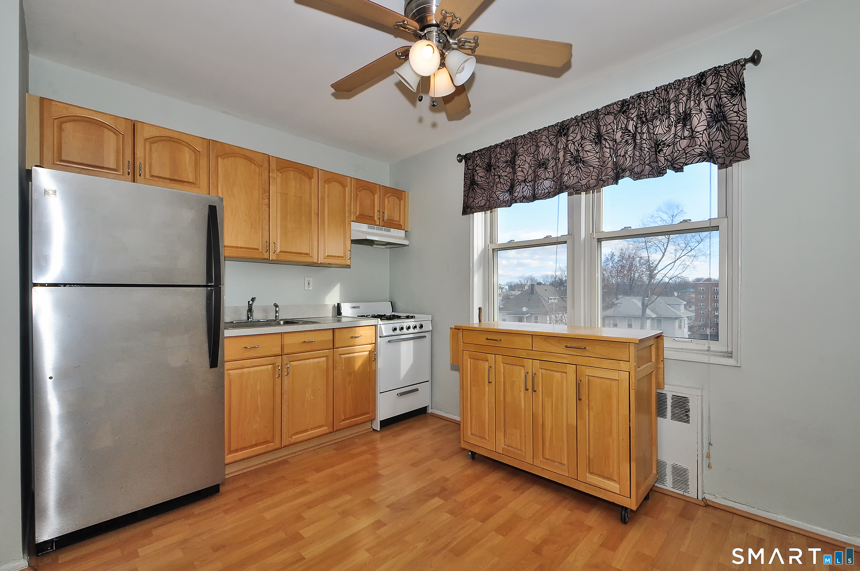 39 Glenbrook Road, Unit 2W Stamford, CT 06902 - Photo 10 of 13