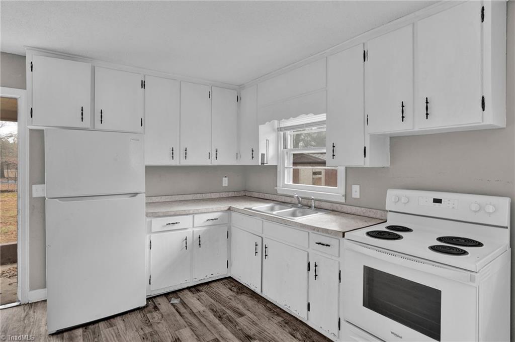 7470 Riverside Road Seagrove, NC 27341 - Photo 10 of 32