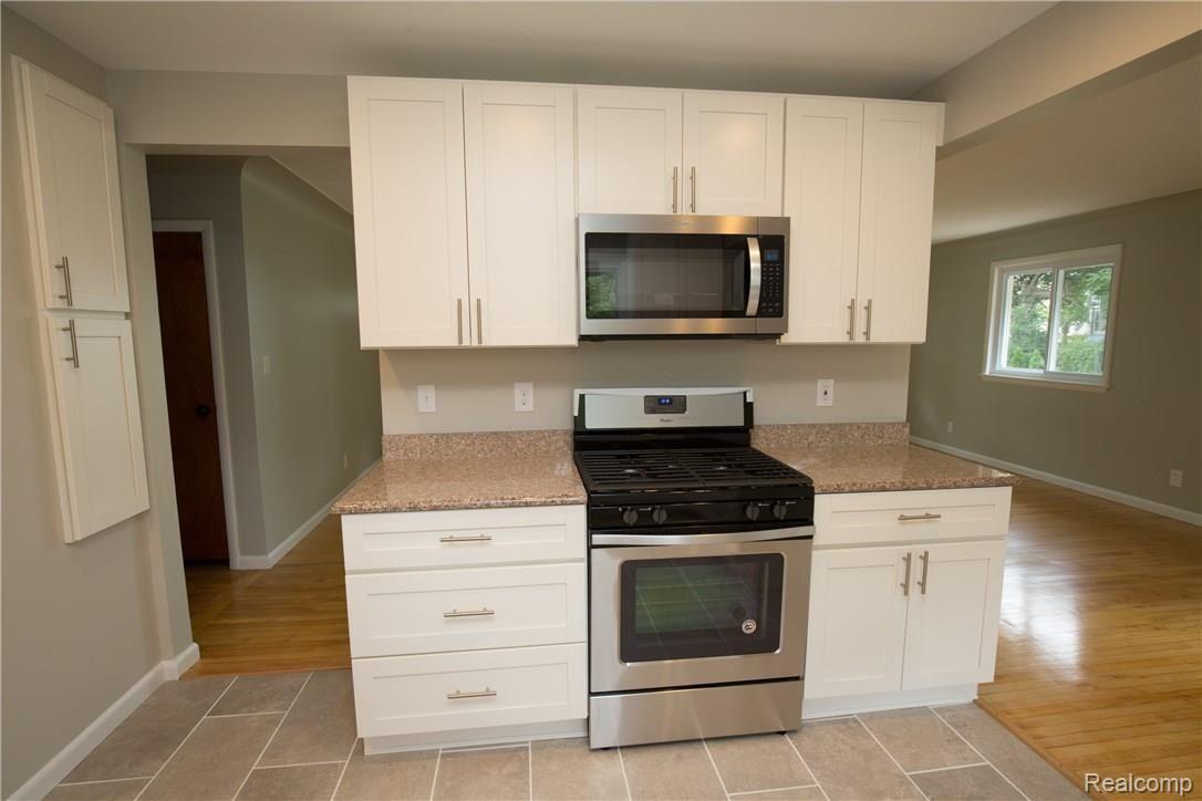 2903 West Auburn Road Rochester, MI 48309 - Photo 14 of 36 Abc-4932.jpg
