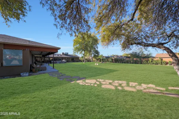 $1,490,000 | 2718 East Campo Bello Drive, Phoenix, AZ 85032