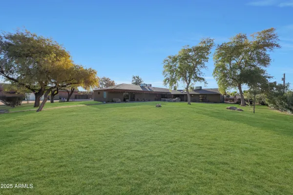 $1,490,000 | 2718 East Campo Bello Drive, Phoenix, AZ 85032